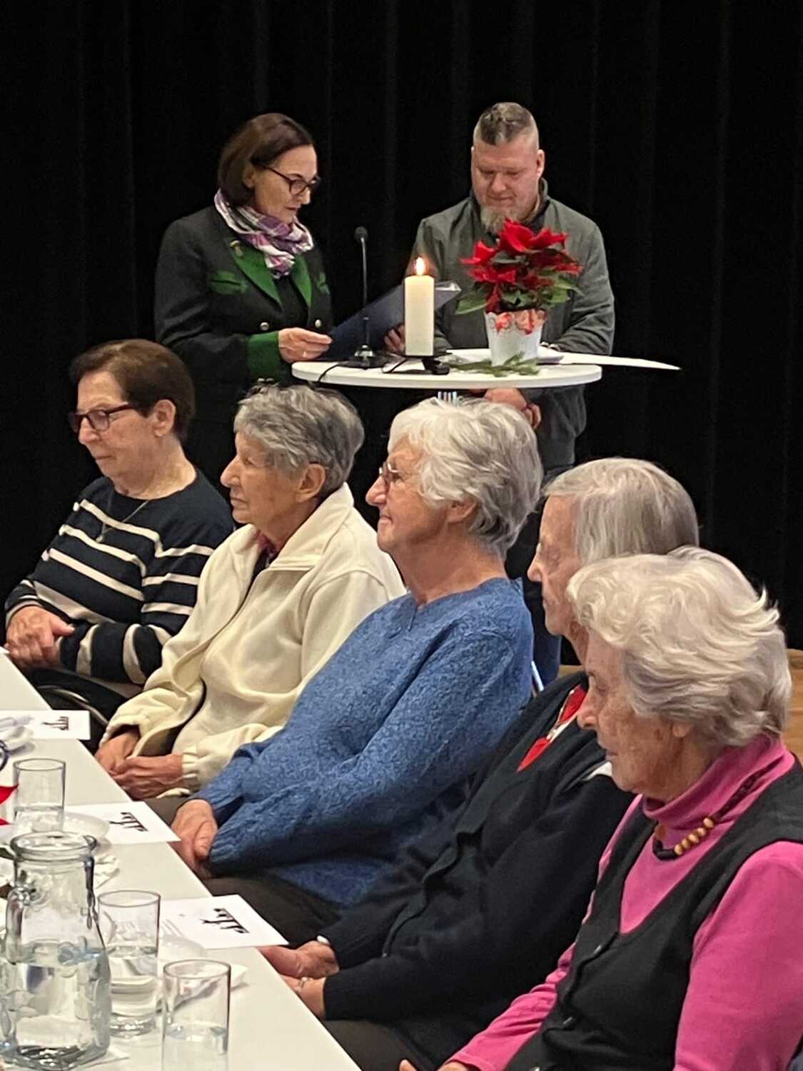 Begegnungsnachmittag im Advent / Anna Gruber-Schreiner